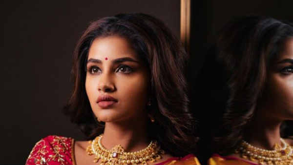 Anupama parameswaran in sarees new photoshoots Anupama parameswaran in sarees new photoshoots