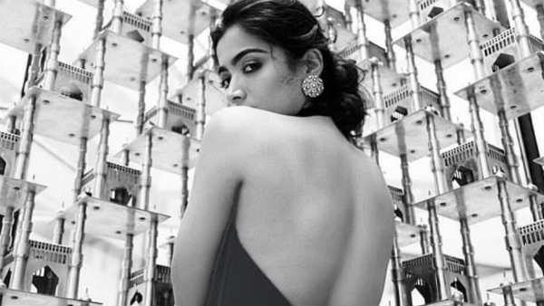 actress rashmika mandanna glamour photos actress rashmika mandanna glamour photos