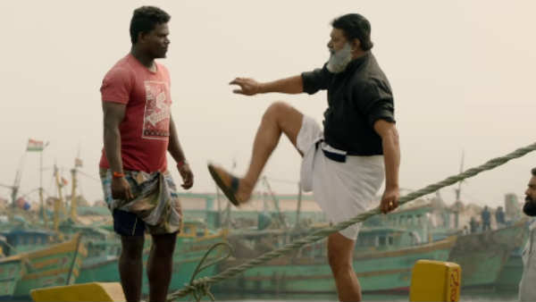 ஸ்கோர் பண்ணுகிறார்