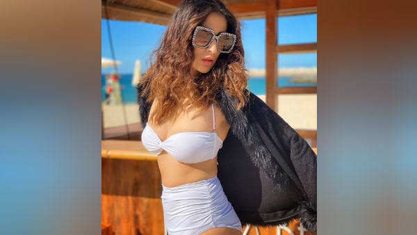 கெஞ்சும் நெட்டிசன்ஸ்