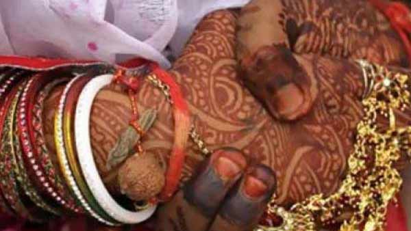 எவ்ளோ நாள் காதலிக்கிறது