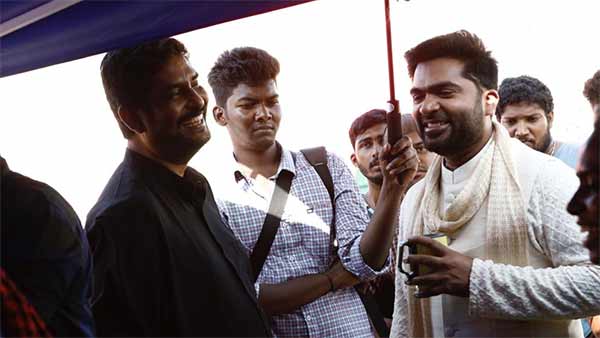 ஒழுங்காக வருகிறார்