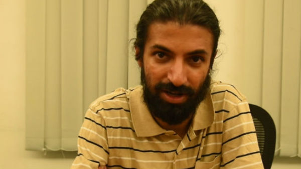 மூன்று மொழிகளில்