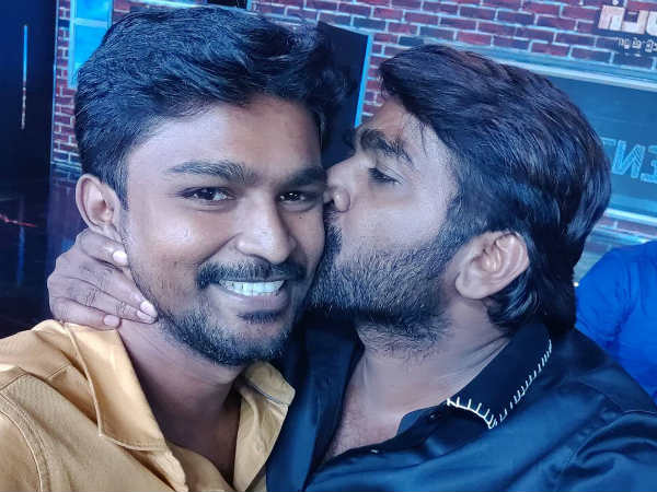 முத்தம் கொடுத்த சேது
