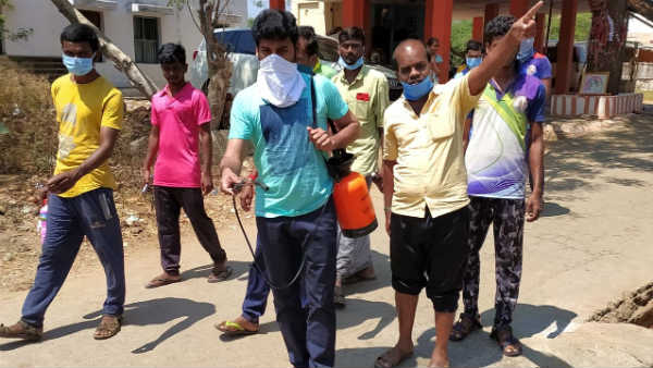 Actor Vimal spray disinfectants on roads to protect his village from Corona! Actor Vimal spray disinfectants on roads to protect his village from Corona!