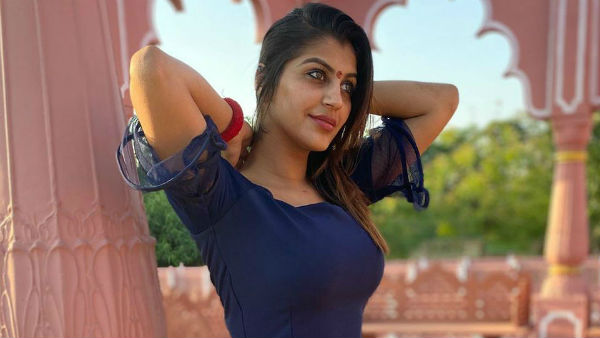 கிளப்பி விடுகிறார்கள்
