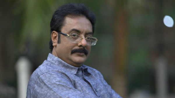தனியாக வசிக்கிறார்