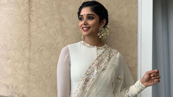 Malayala Nyla usha latest pictures Malayala Nyla usha latest pictures