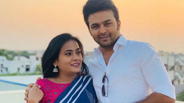 Venkat Ranganathan has taken a selfie with his wife on the terrace Venkat Ranganathan has taken a selfie with his wife on the terrace