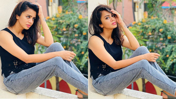 Vj anjana with blue jeans Vj anjana with blue jeans