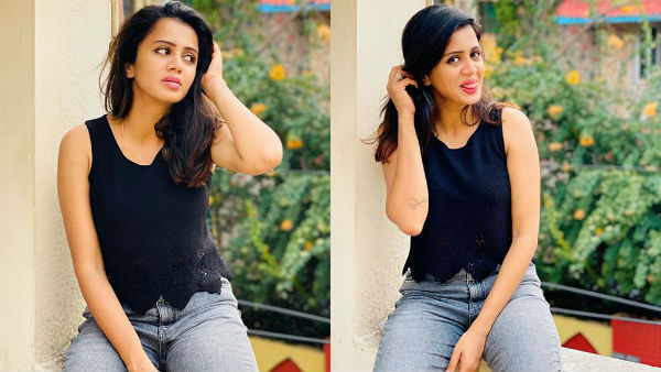 Vj anjana with blue jeans Vj anjana with blue jeans