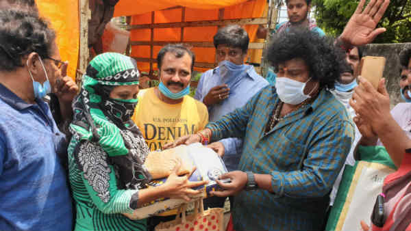 Actor yogi babu donates 1250kg of rice artists association Actor yogi babu donates 1250kg of rice artists association