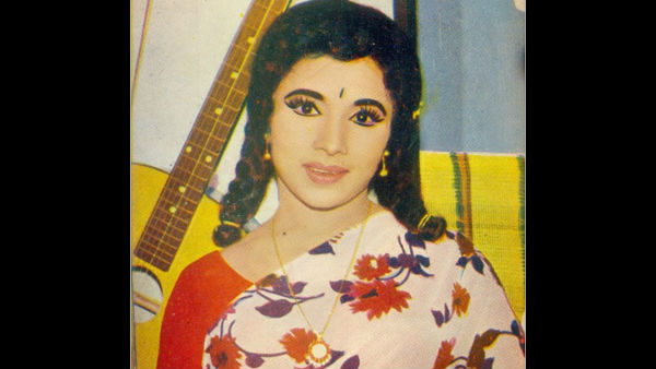 மாடர்ன் பெண்