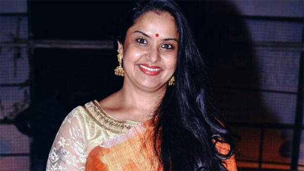 தகாத முறையில்