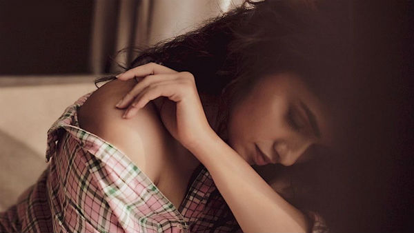 உள்ளாடை அணியாமல்