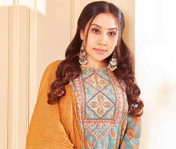 Sathyarajs daughter Divya to start a new movement Sathyarajs daughter Divya to start a new movement