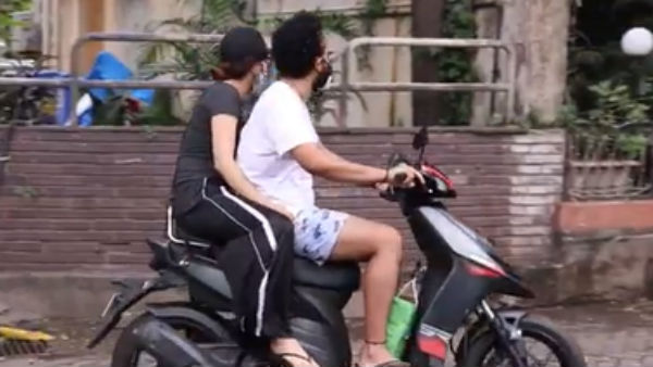 பைக்கில் நெருக்கமாக