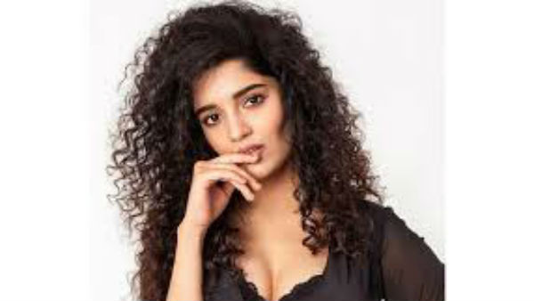ஜொலிக்குது