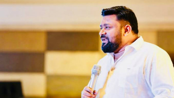 சிகரம் தொட்ட மனிதர்கள்