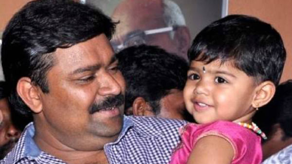 கம்பீரமான பேச்சுடனும்
