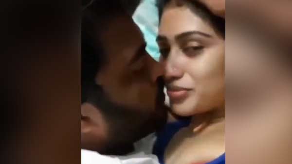 வேறு ஒரு ஆணுடன்
