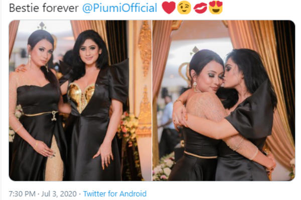 தோழிகளுடன் நெருக்கம்
