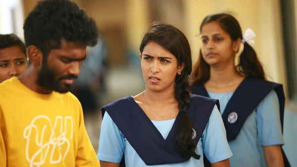10க்கும் மேற்பட்ட போஸ்டர்கள்