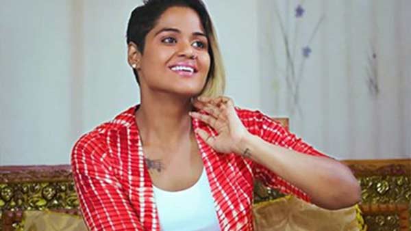 400க்கும் மேற்பட்ட பாடல்கள்