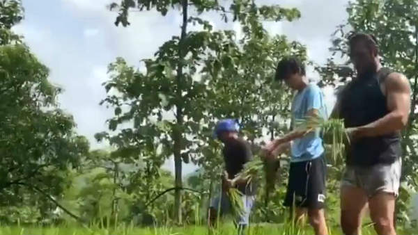 அனைவரும் வியப்படையும் வகையில்