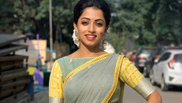 நடிகை நவ்யா சாமி