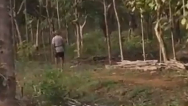 சவுந்தர்யா வீட்டிற்கு..