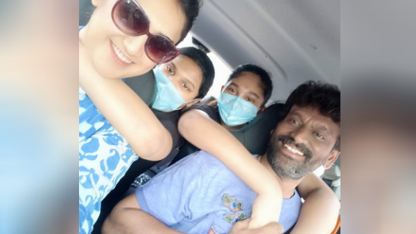 காருக்குள்ளேயே பிரியாணி