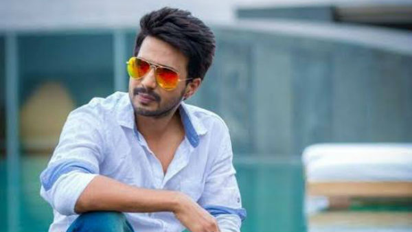 சினிமாவில் ஜொலித்து