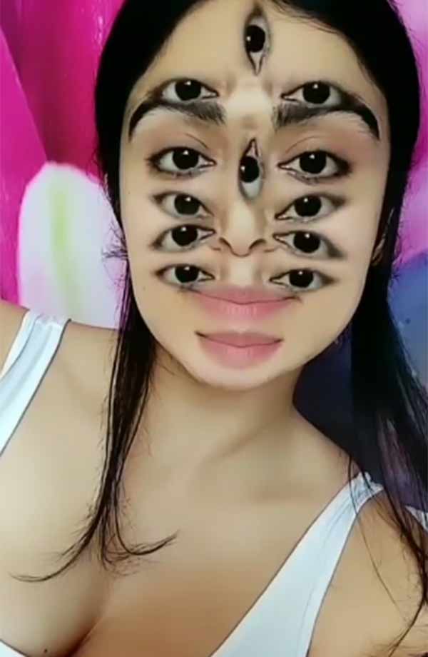 முகம் முழுக்க கண்கள்