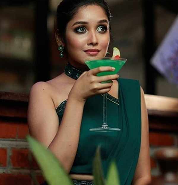 இந்த வயதில் இப்படியா?