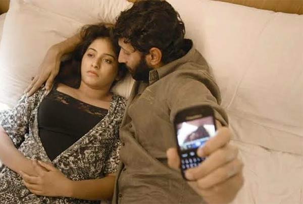 பாராட்டுக்களை பொழிய