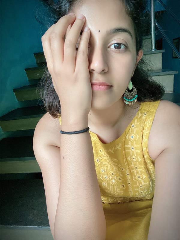 இவ்ளோ அழகா இருக்கீங்களே!!