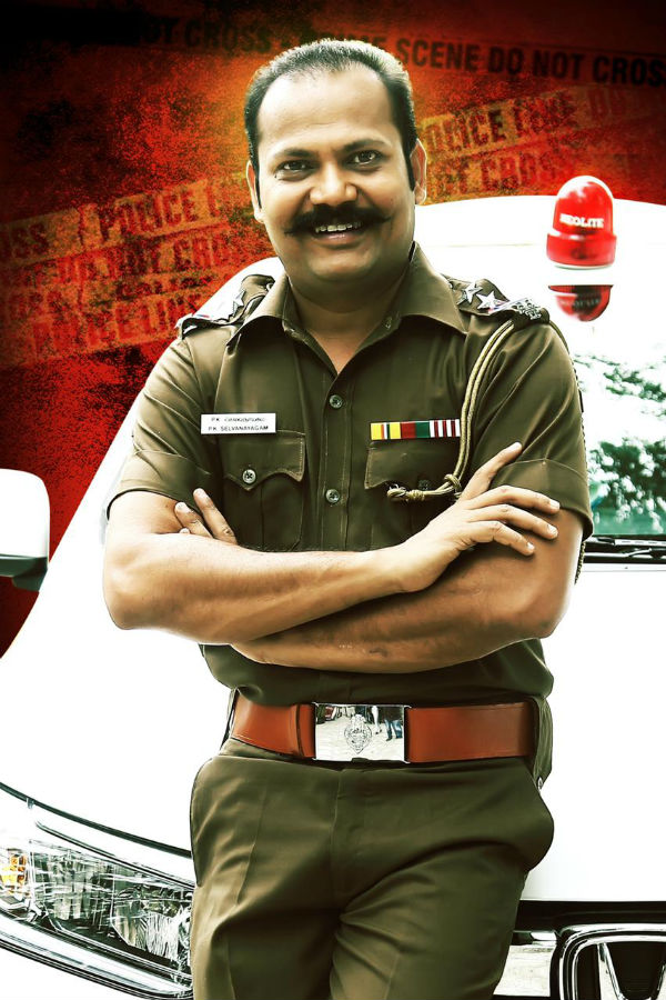 காவல்துறை அதிகாரியாக