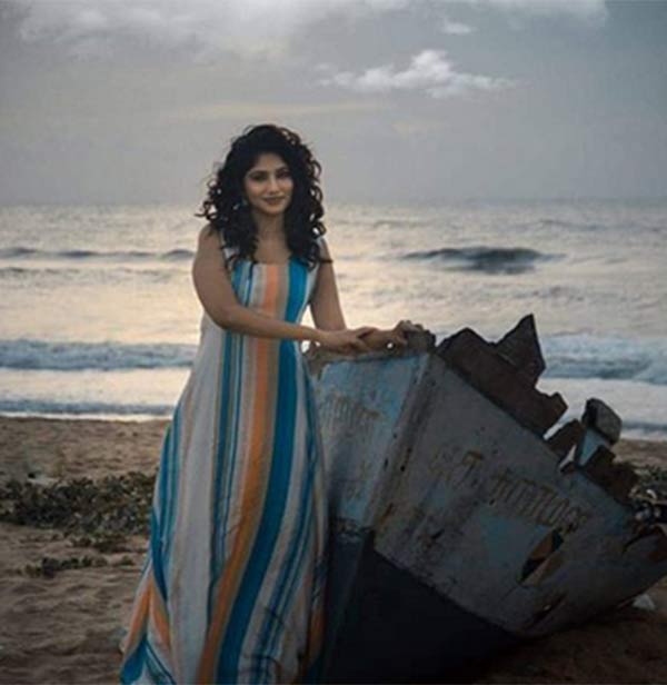கடற்கரையில் போட்டோ