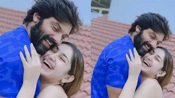 ஒரே கலரில்