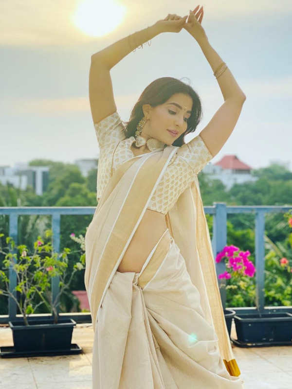 நடிகை பார்வதி நாயர்