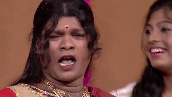 தன்னை தானே ஹர்ட் பண்ணி