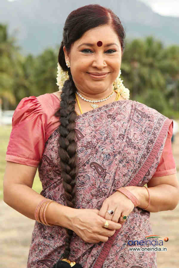 உயர்ந்து நிற்கும் சரளா