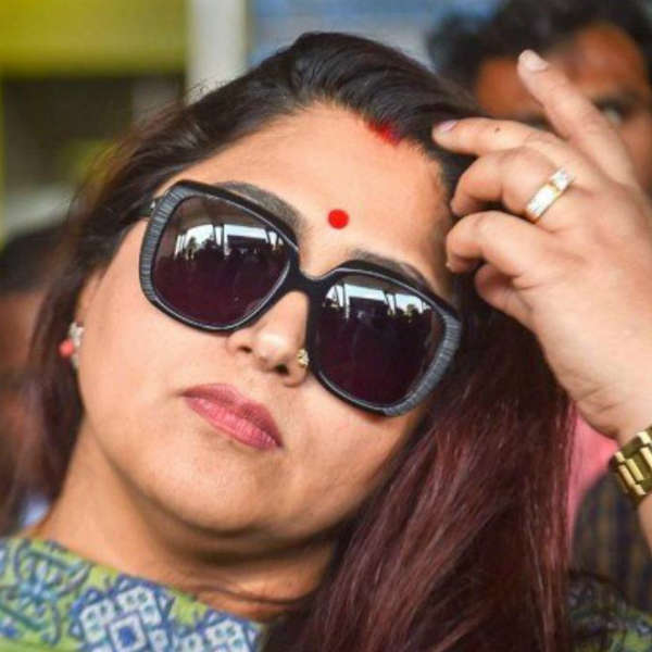 முன்னணி நடிகர்களுடனும்