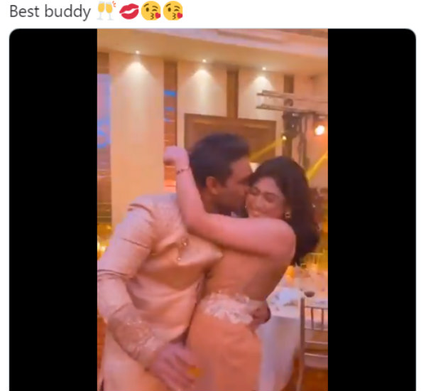 கட்டிப்பிடித்து முத்தம்