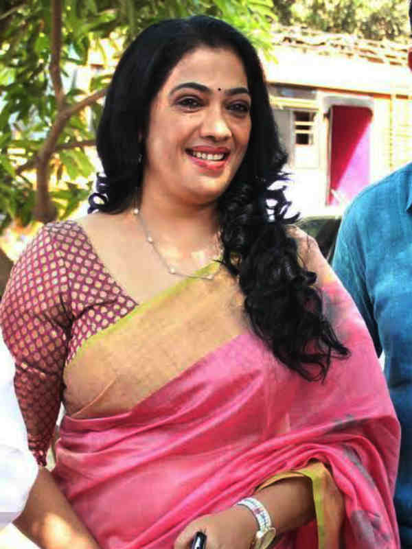 கடலோர கவிதைகள் ரேகா