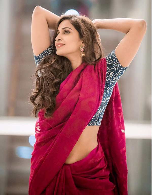 மாடல் அழகி
