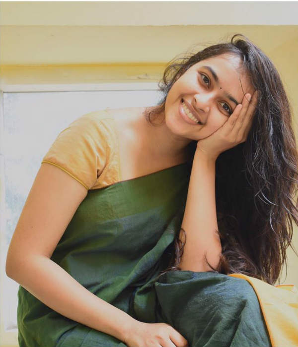 கதாநாயகியாக அறிமுகம்