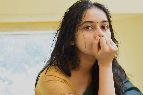 தொடர்ந்து பின்பற்றி