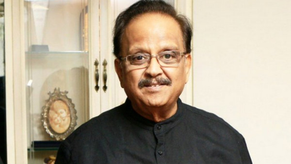 சூழ்ந்த ரசிகர்கள்